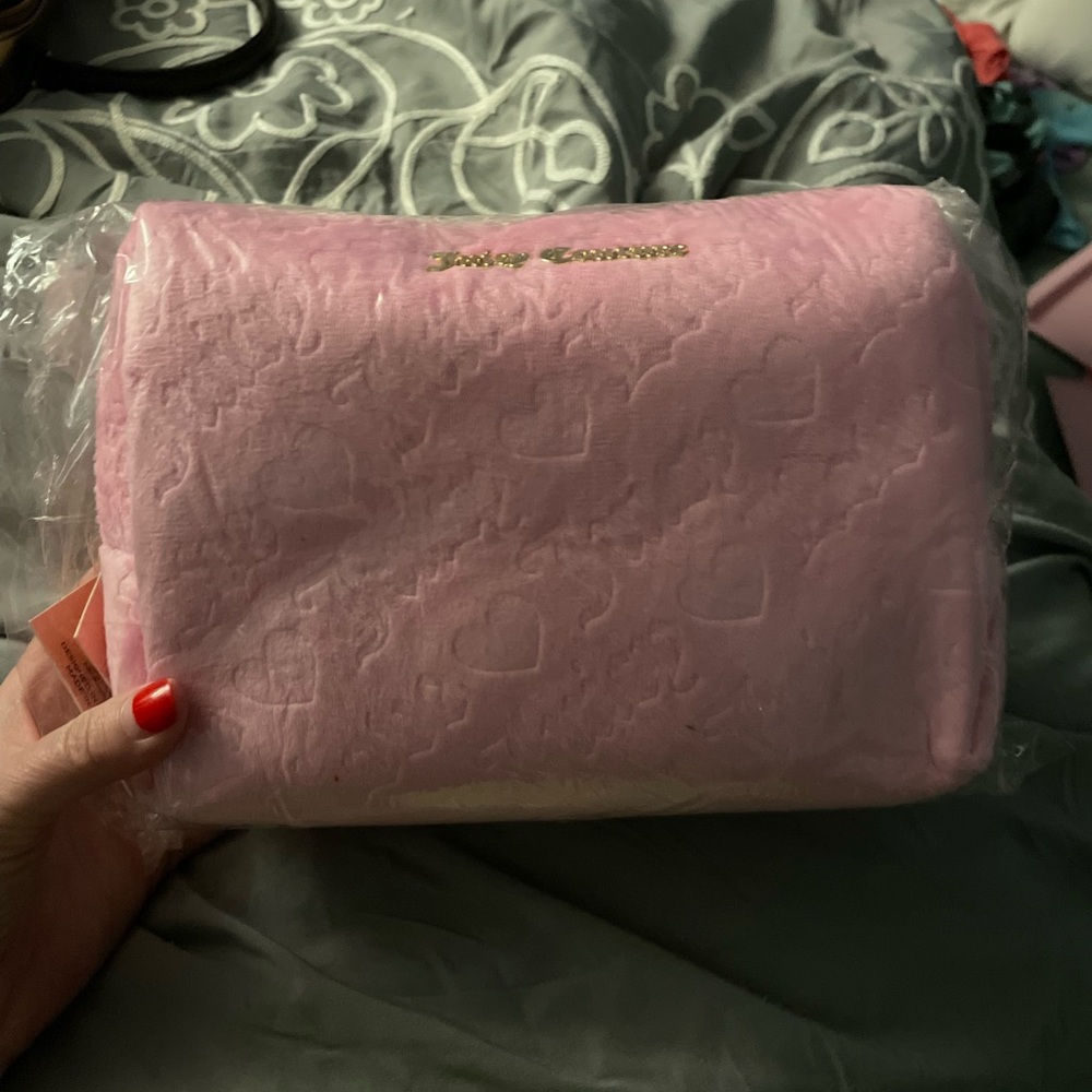 NWT Juicy Couture Pink velour Quilted makeup Bag